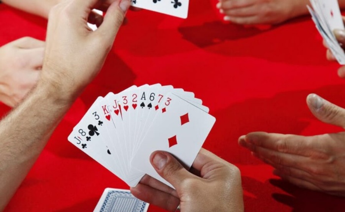 Mặt trái và mặt phải của một trò chơi dân gian